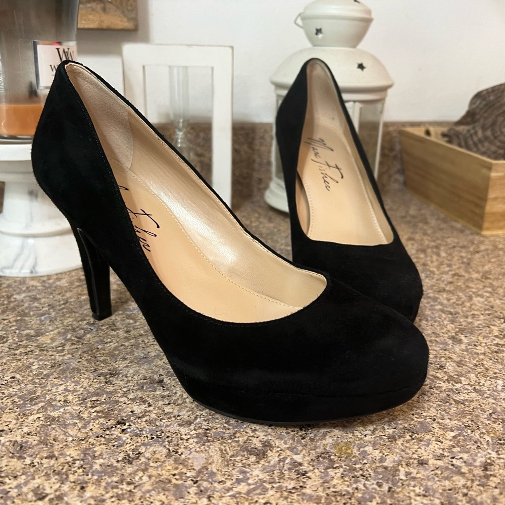 Marc fisher womens suede black heels size 6m